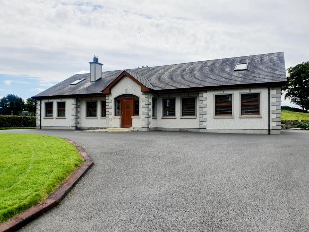 Urkers' Guest Accommodation Crossmaglen Buitenkant foto